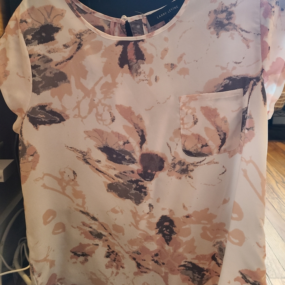 Floral short sleeve top